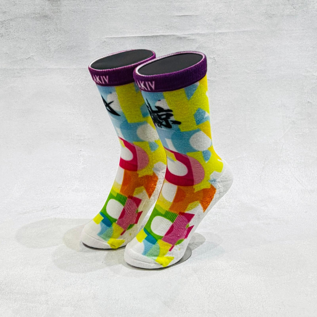 AKIV High-Cut Coolmax Light Cushion Running Socks Unisex | Free Size | Tokyo Neon
AKIV 高筒Coolmax輕氣墊跑步襪男女款 | 均碼 | 東京霓彩