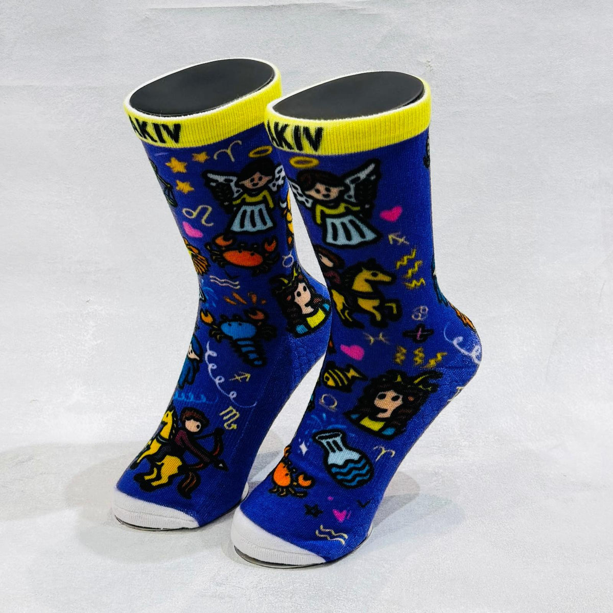 AKIV High-Cut Coolmax Light Cushion Running Socks Unisex | Free Size | Zodiac Party
AKIV 高筒Coolmax輕氣墊跑步襪男女款 | 均碼 | 星座派對