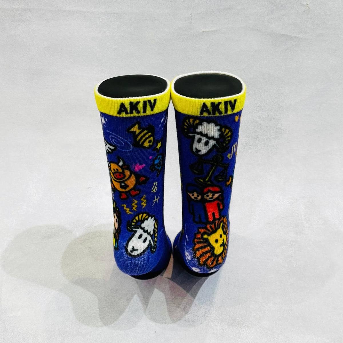 AKIV High-Cut Coolmax Light Cushion Running Socks Unisex | Free Size | Zodiac Party
AKIV 高筒Coolmax輕氣墊跑步襪男女款 | 均碼 | 星座派對