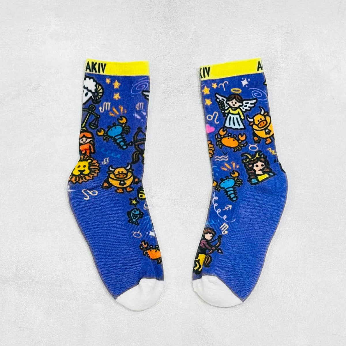 AKIV High-Cut Coolmax Light Cushion Running Socks Unisex | Free Size | Zodiac Party
AKIV 高筒Coolmax輕氣墊跑步襪男女款 | 均碼 | 星座派對