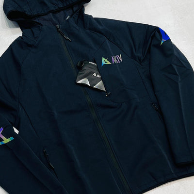 AKIV Breathable Water-Resistant Running Jacket Unisex | Dark Blue
AKIV跑步透氣跣水風褸男女款 | 深藍色