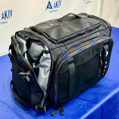 AKIV Hybrid Training 40L Backpack | Iridescent Zipper Edition | Black
AKIV 多功能訓練40L背包 | 幻彩拉鍊版 | 黑色
