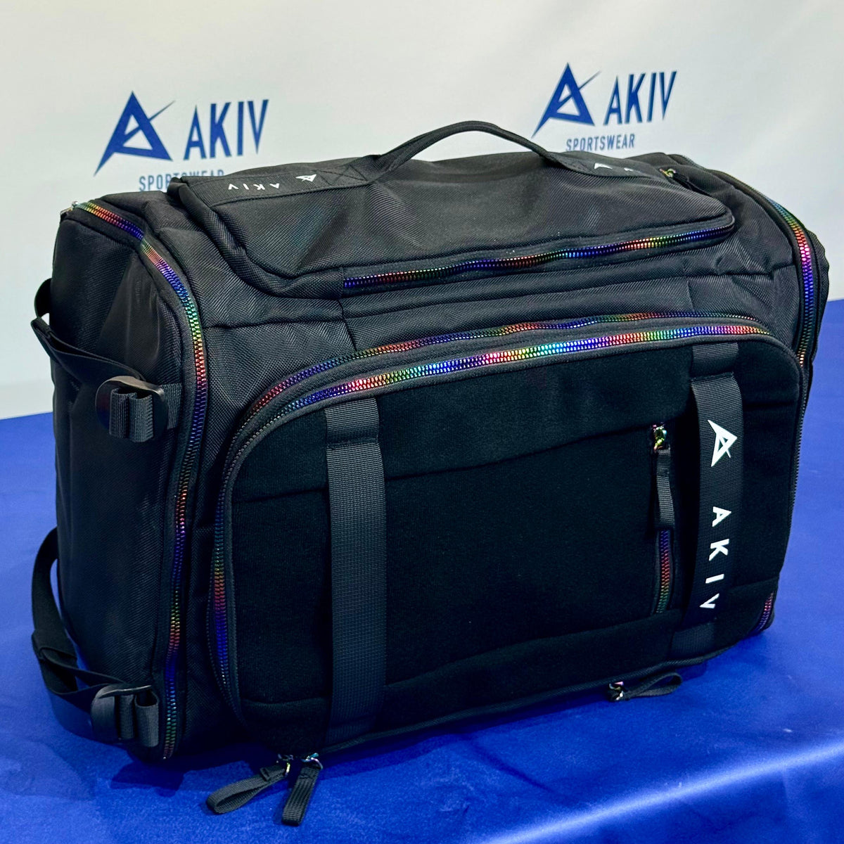 AKIV Hybrid Training 40L Backpack | Iridescent Zipper Edition | Black
AKIV 多功能訓練40L背包 | 幻彩拉鍊版 | 黑色