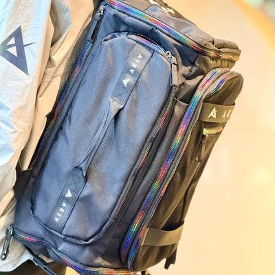AKIV Hybrid Training 40L Backpack | Iridescent Zipper Edition | Black
AKIV 多功能訓練40L背包 | 幻彩拉鍊版 | 黑色