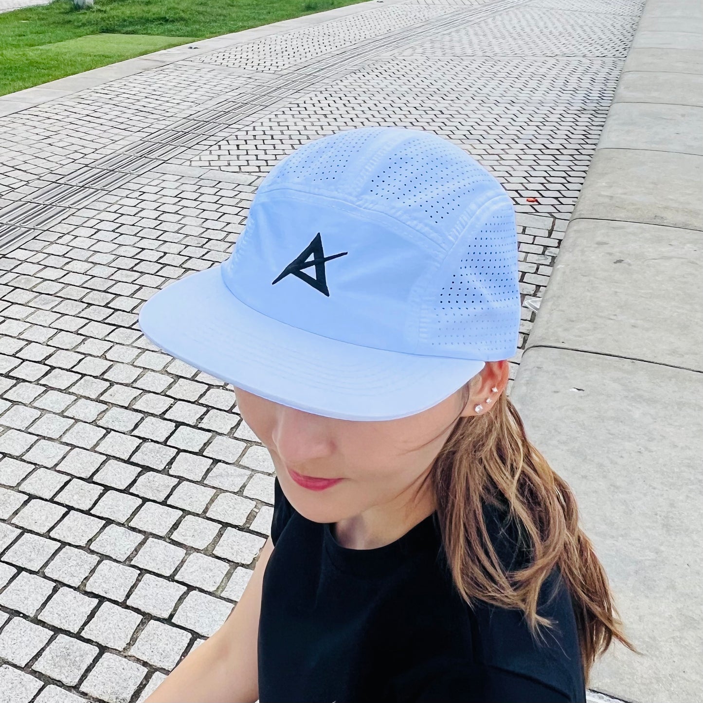 AKIV Running Pro White Cap | Embroidery Special Edition