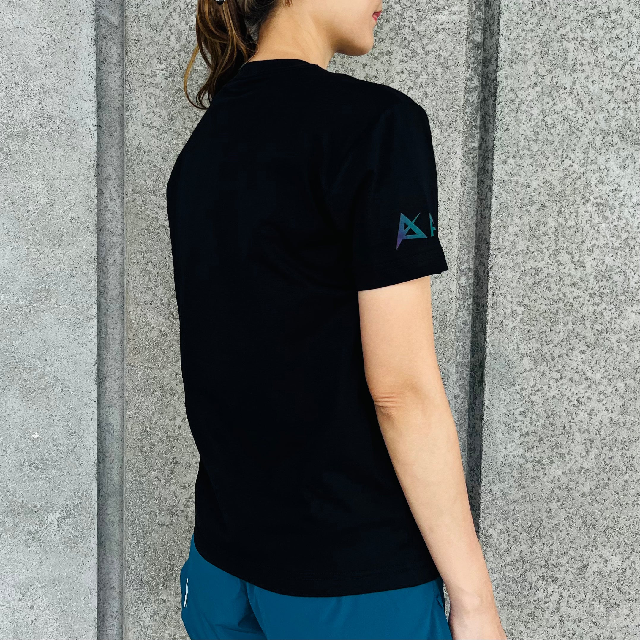 AKIV 休閑短袖Tee男女款 | Barry