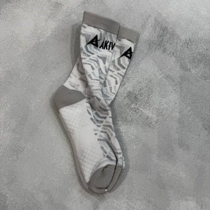 AKIV High-Cut Light Cushion Running Socks Unisex | Free Size | Stacked Style | White
AKIV 高筒輕氣墊跑步襪男女款 | 均碼 | 層疊風格 | 白色