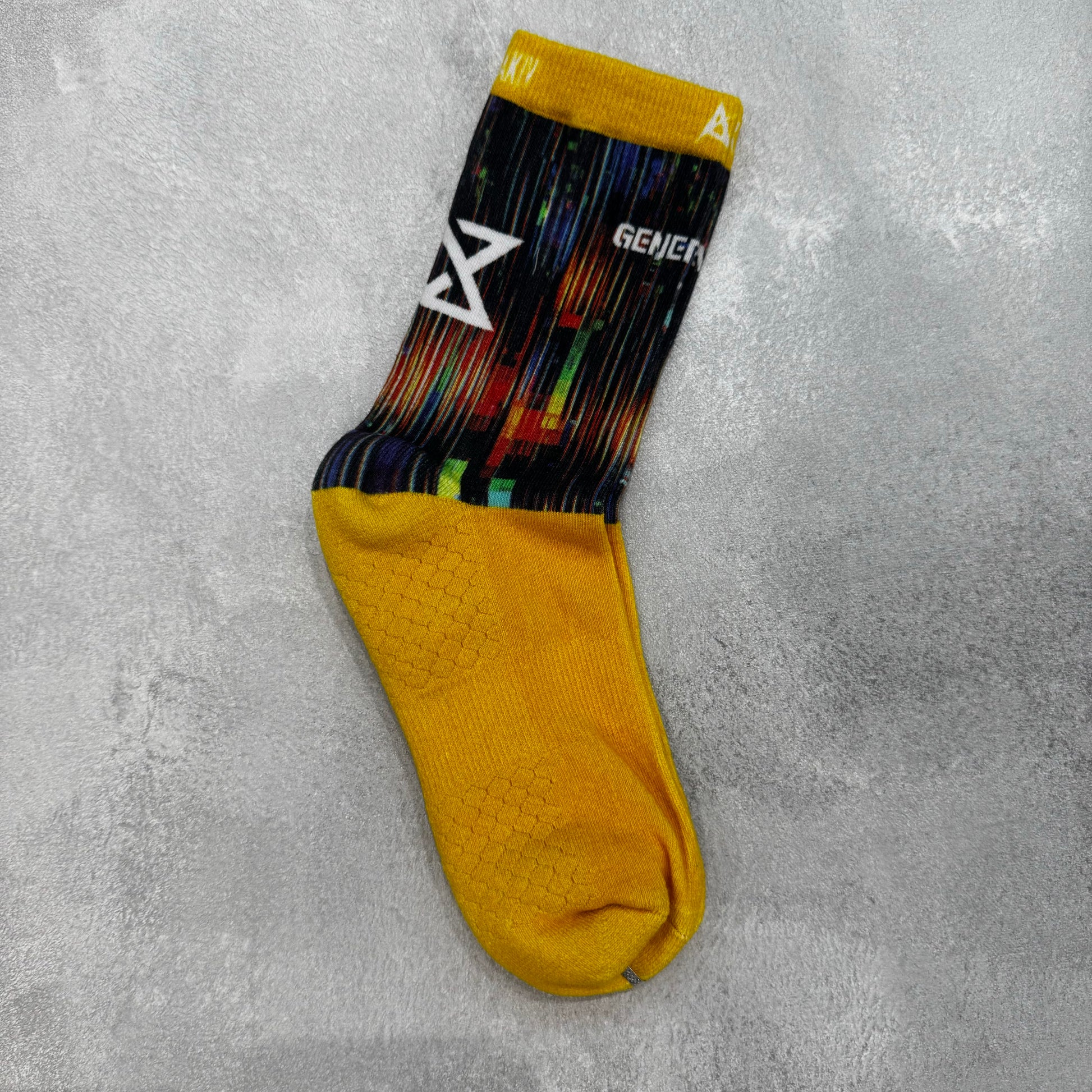 AKIV High-Cut Light Cushion Running Socks Unisex | Free Size | Generation X
AKIV 高筒輕氣墊跑步襪男女款 | 均碼 | Generation X