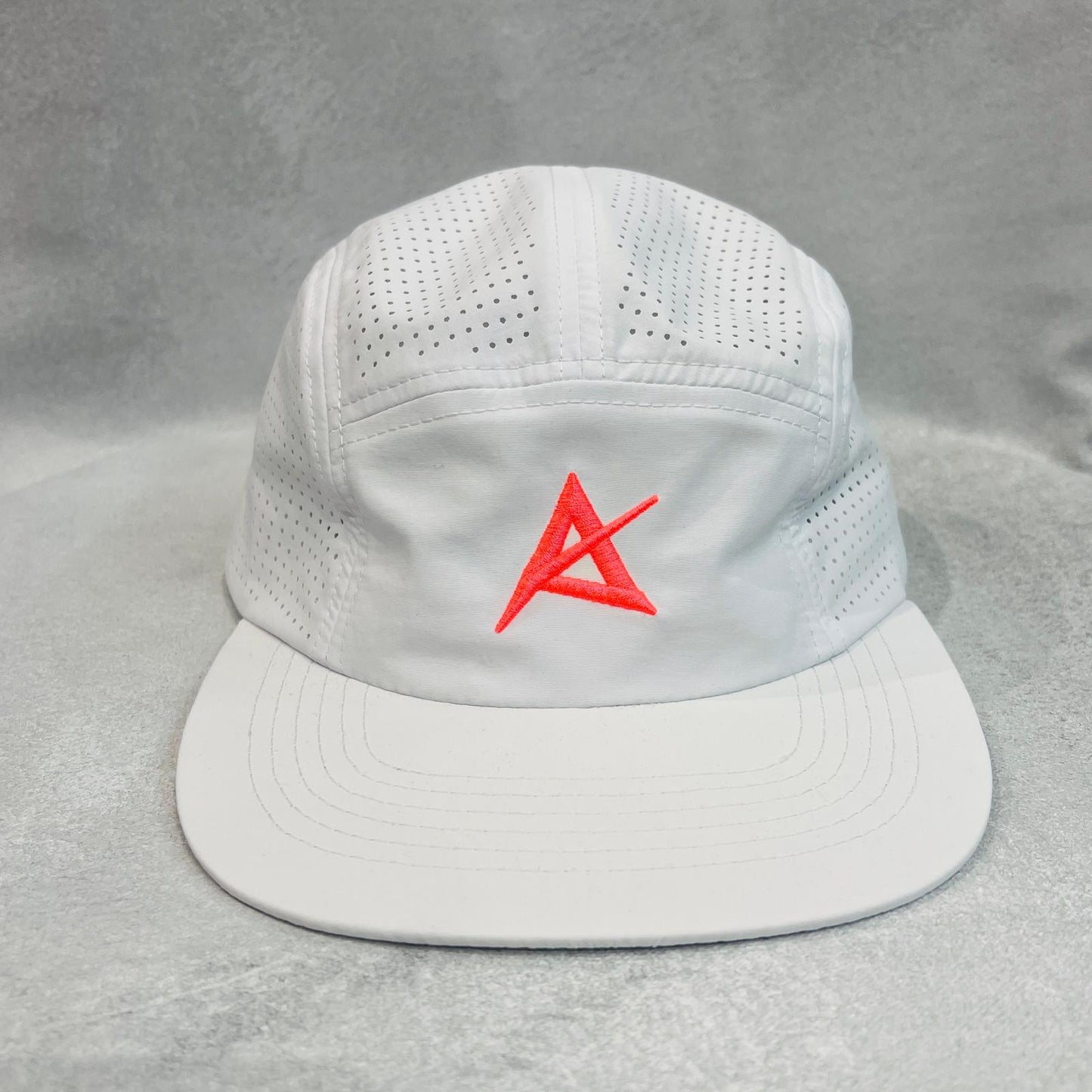 AKIV Running Pro White Cap | Embroidery Special Edition