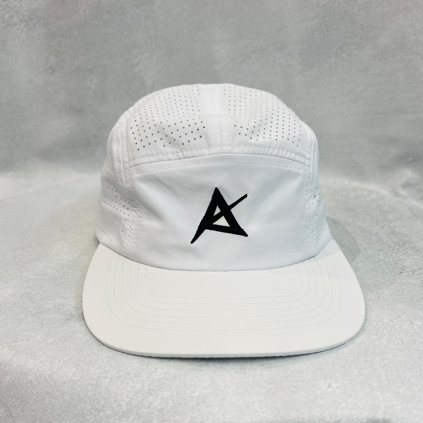 AKIV Running Pro White Cap | Embroidery Special Edition