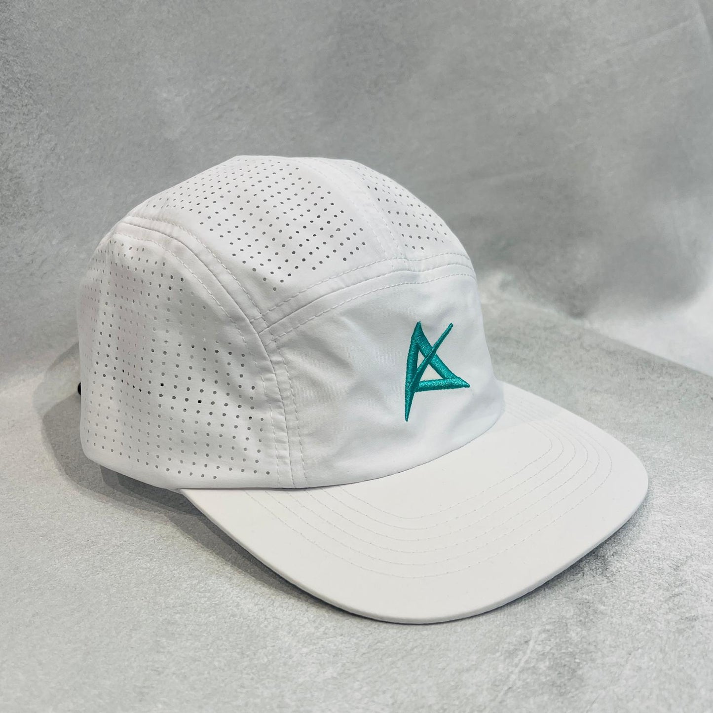 AKIV Running Pro White Cap | Embroidery Special Edition