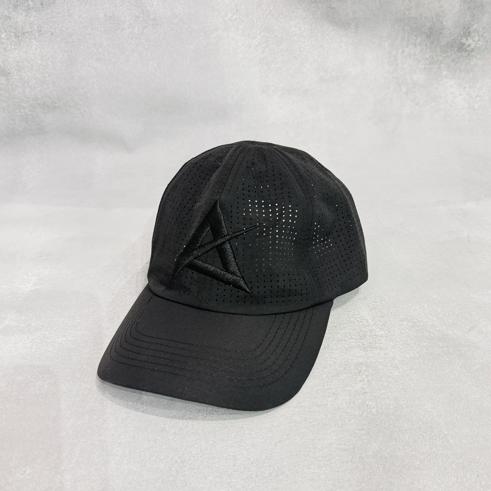 AKIV Running Pro Black Cap | Embroidery A Edition
AKIV 輕盈透汗黑色運動帽 | 刺繡A版