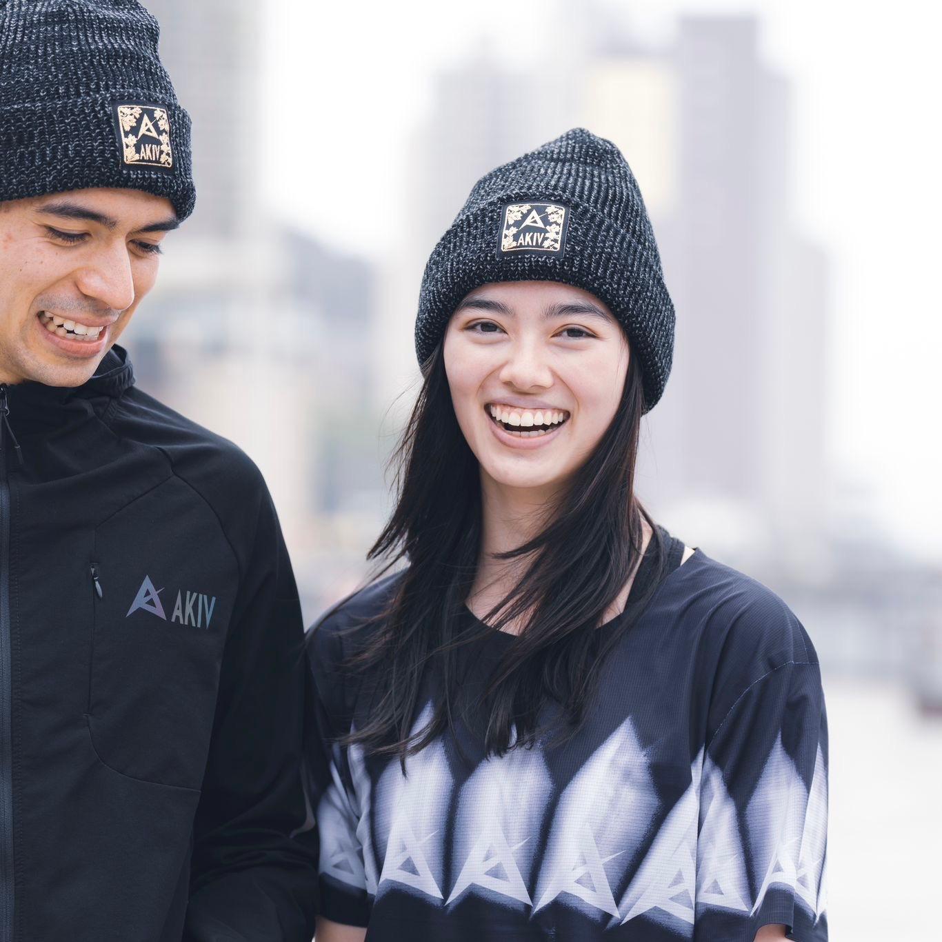 AKIV Cuffed Beanie | Bauhinia | Black
AKIV 針織毛帽 | 紫荊花系列| 黑色