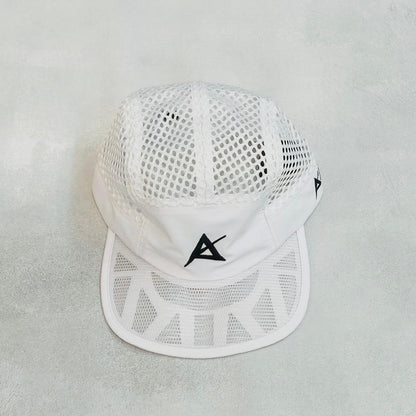 AKIV Running Pro Breathable Mesh Cap | White
AKIV 輕盈透汗透氣網跑步帽 | 白色