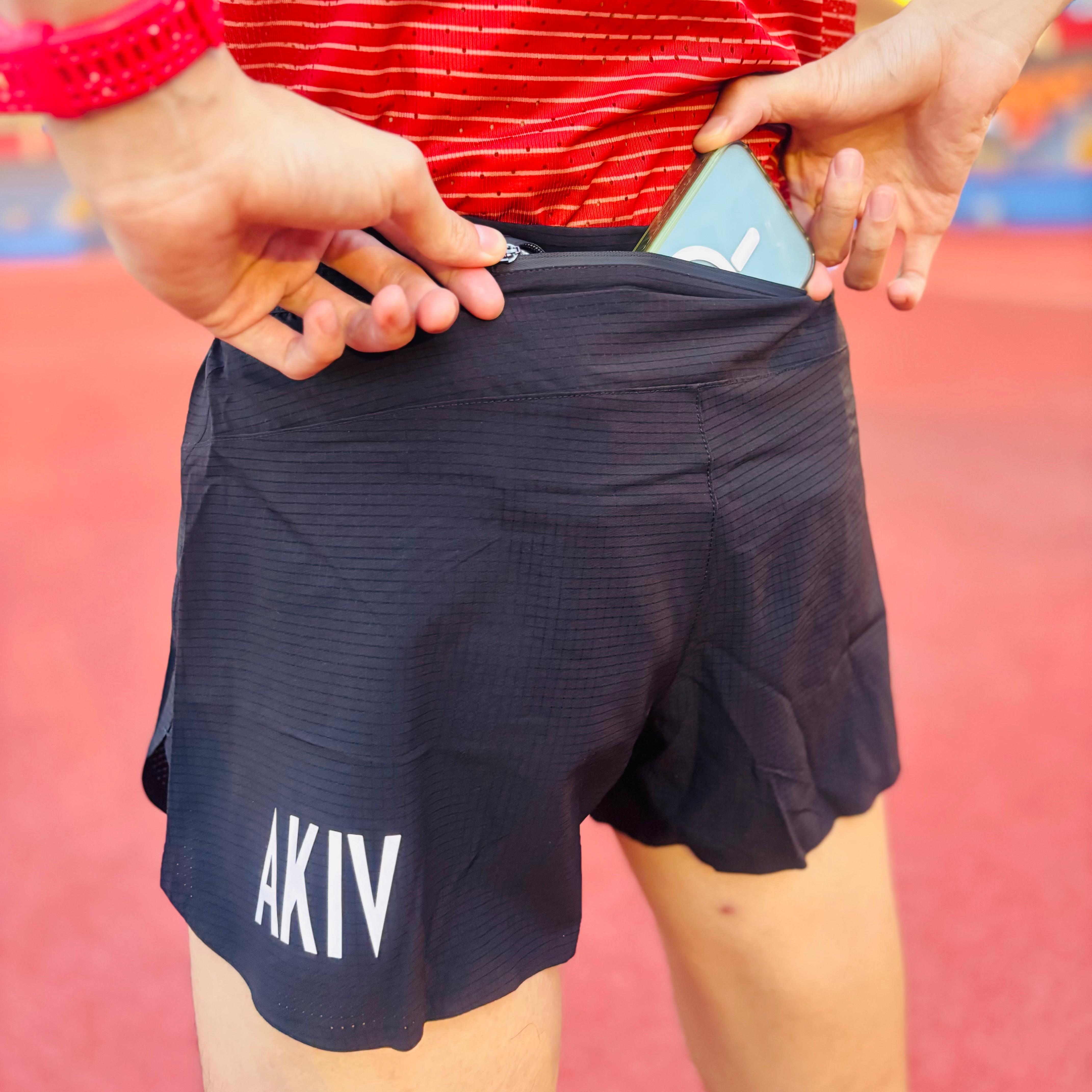 AKIV 2" Running Shorts with Pocket Unisex | Triangular inner | Black
AKIV 2"跑步褲連背袋男女款 | 三角內膽版 | 黑色
