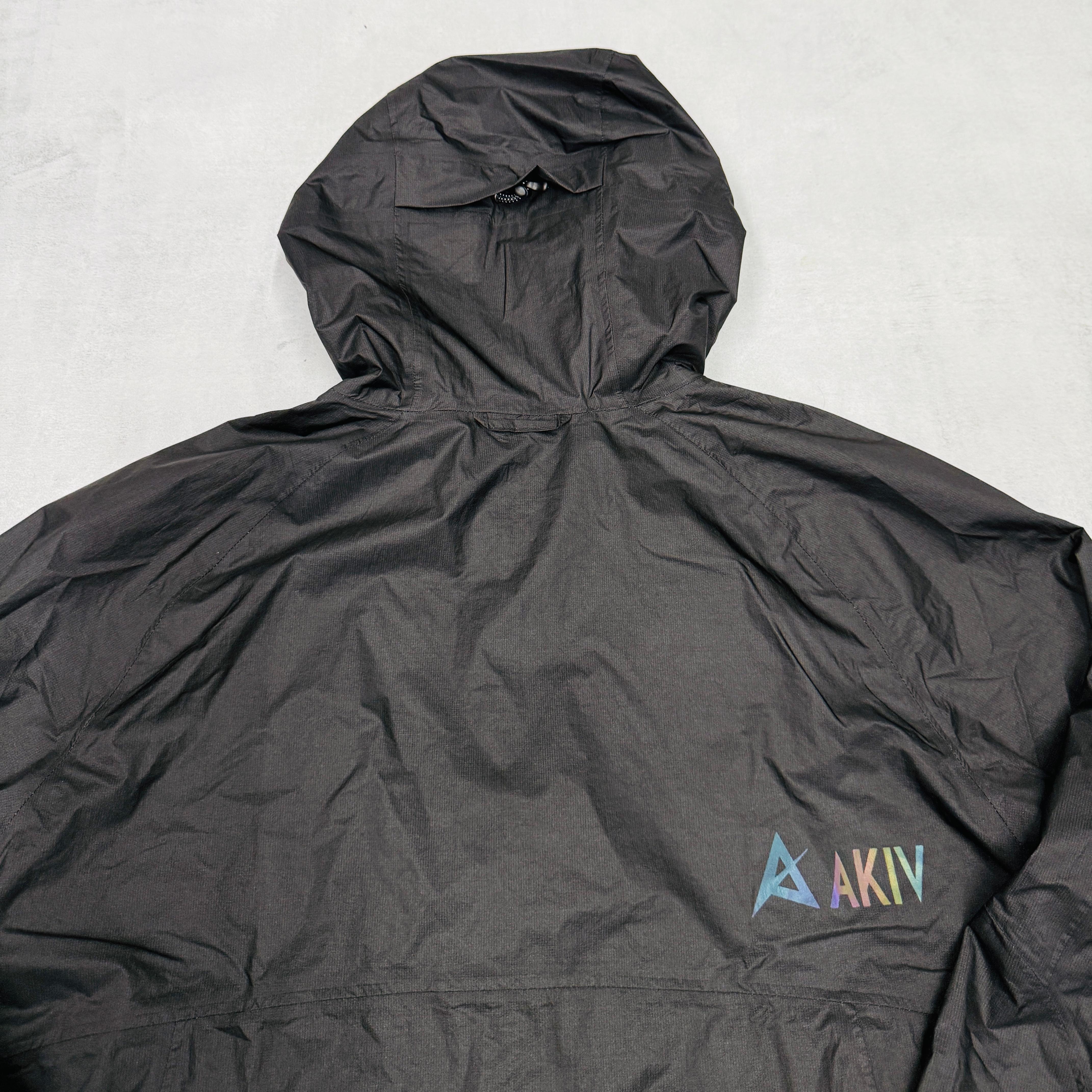 AKIV Stratus 20K Shell Packable Jacket Unisex | Black
AKIV 雲跡 20K 機能收納式風褸男女款 | 黑色