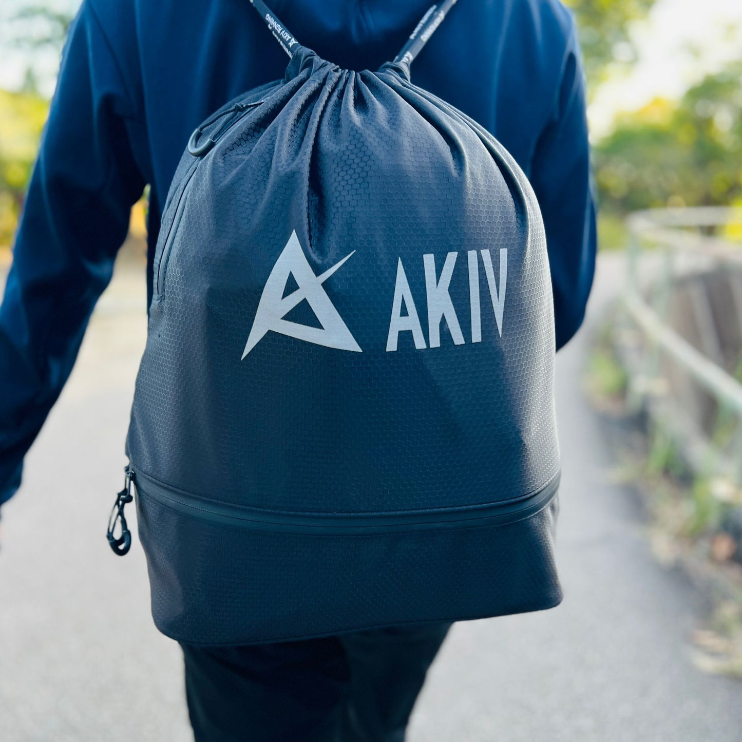 【GIFT】AKIV Waterproof Drawstring Backpack - 2nd Generation (Black and White) (Purchase over HK$799 can get one gift)