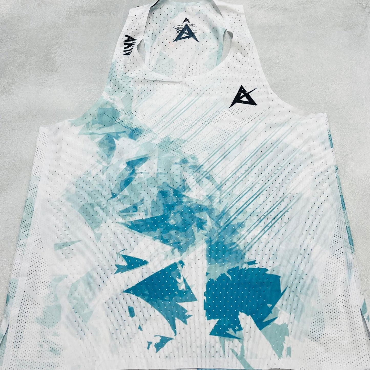 AKIV Elite Singlet Unisex | Lake Emerald Shadow
AKIV 精英比賽背心男女款 | 翡翠湖畔影背心