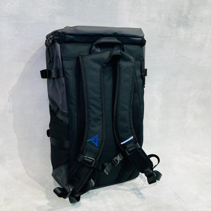 AKIV Backpack 40L | Multi Generation | Shiny Gradient
AKIV 背包 40L | 誇世代 | 幻彩漸變色