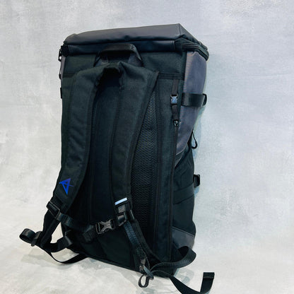 AKIV Backpack 40L | Multi Generation | Shiny Gradient
AKIV 背包 40L | 誇世代 | 幻彩漸變色