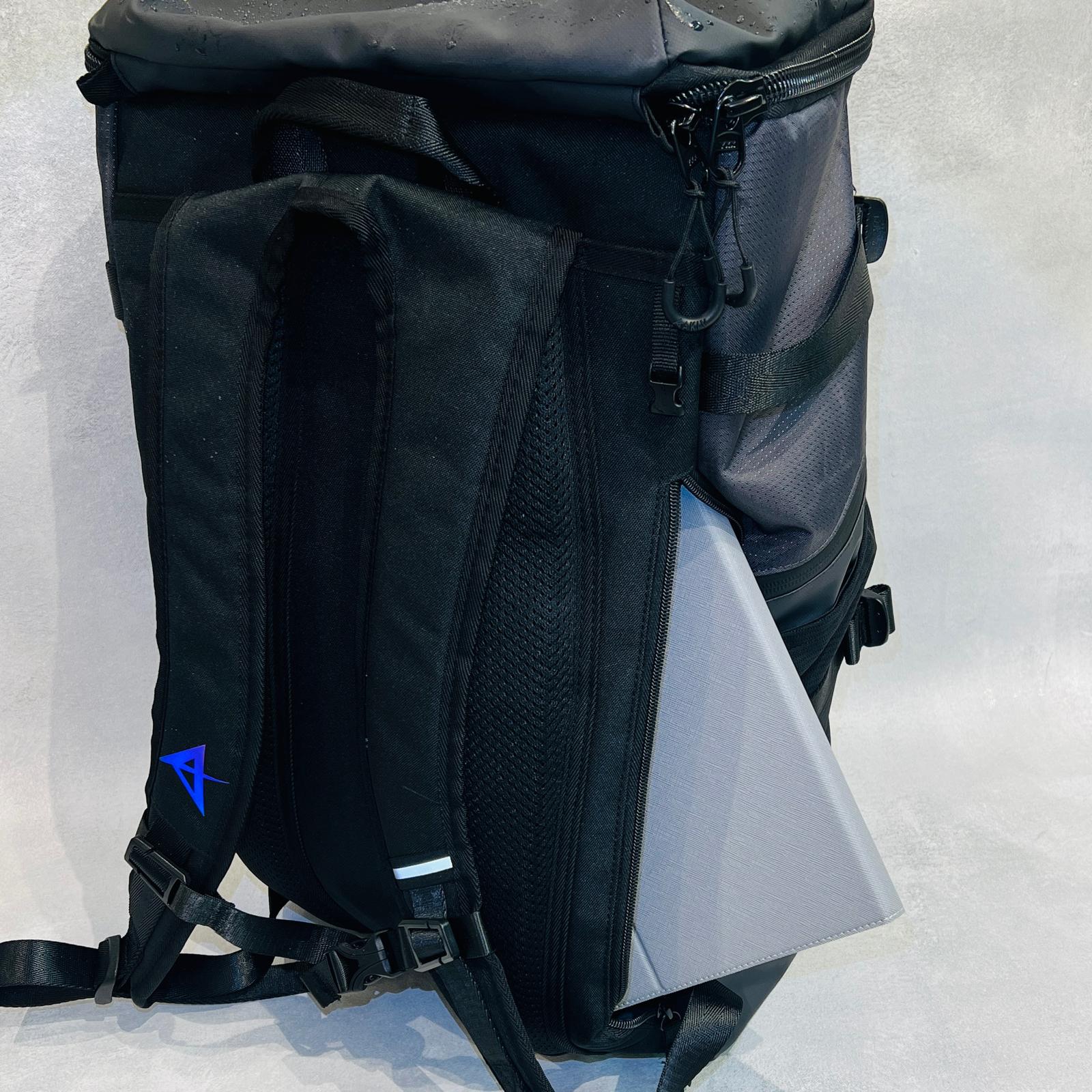 AKIV Backpack 40L | Multi Generation | Shiny Gradient
AKIV 背包 40L | 誇世代 | 幻彩漸變色