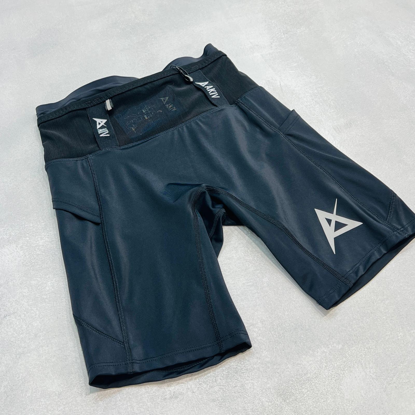 AKIV 2-in-1 Multi-Pocket Pro Tights Unisex | For Trail Running
AKIV 2合1多功能 Pro 緊身褲男女款 | 越野跑