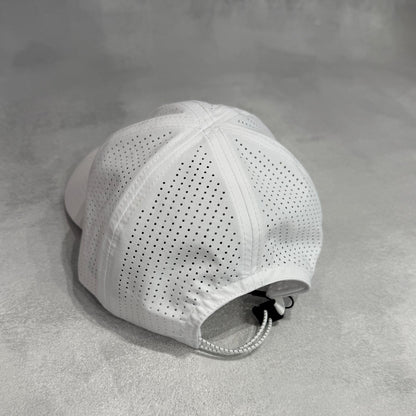 AKIV Running Pro White Cap | Embroidery A Edition
AKIV 輕盈透汗白色運動帽 | 刺繡A版