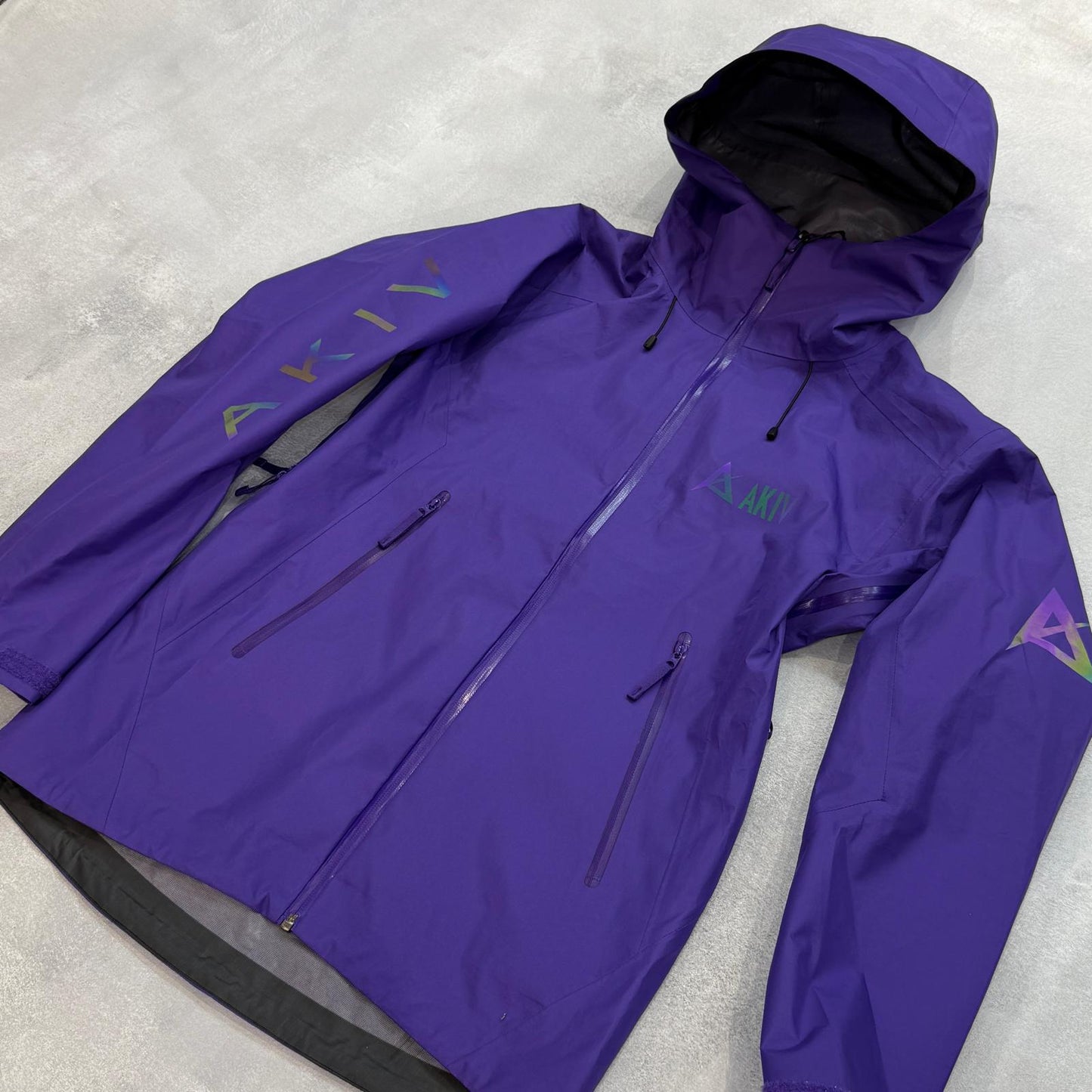 AKIV Running Breathable Waterproof Jacket Unisex | Purple
AKIV跑步透氣跣水風褸男女款 | 紫色