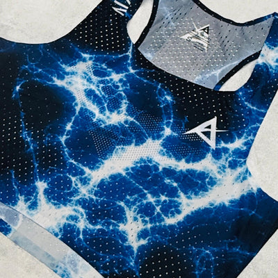 AKIV Elite Top Women | Lightning Blue
AKIV 精英比賽短版背心女裝 | 藍閃電