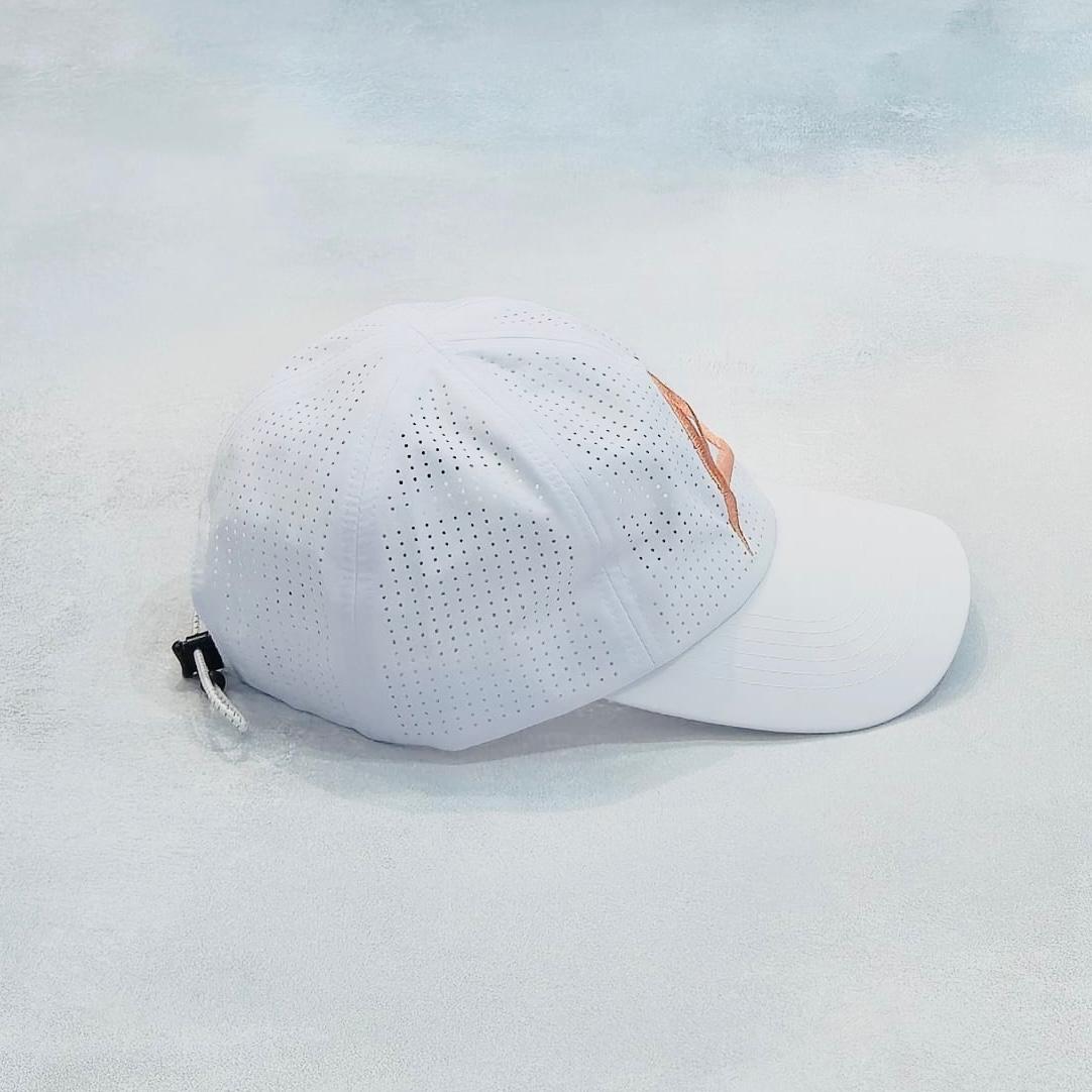 AKIV Running Pro White Cap | Embroidery Rose Gold A Edition
AKIV 輕盈透汗白色運動帽 | 刺繡玫瑰金A版