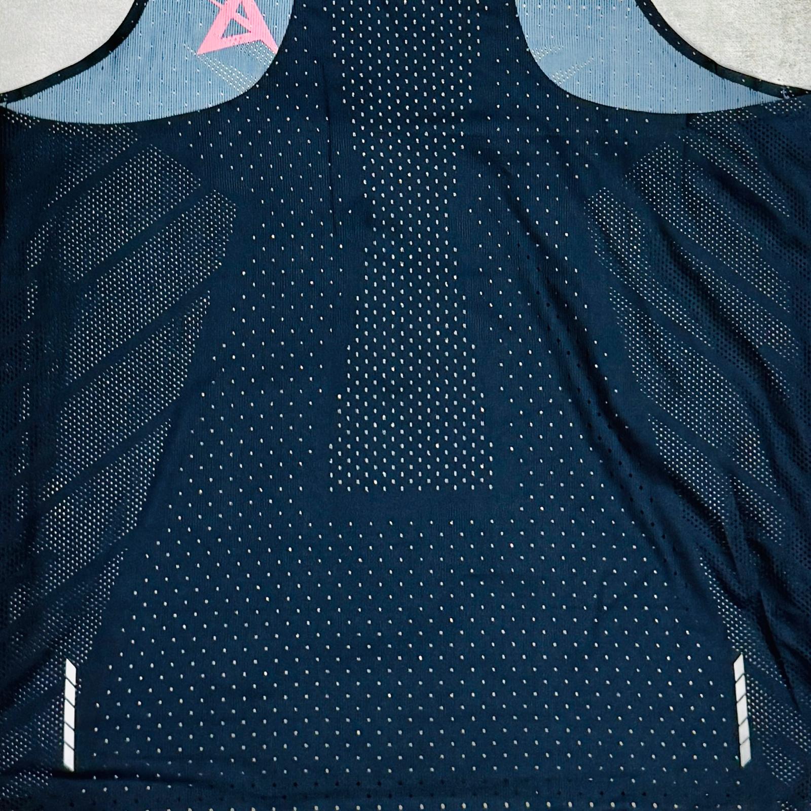 AKIV Elite Royal Blue Singlet Unisex | Hot Pink
AKIV 精英寶藍色比賽背心男女款 | 螢光粉紅