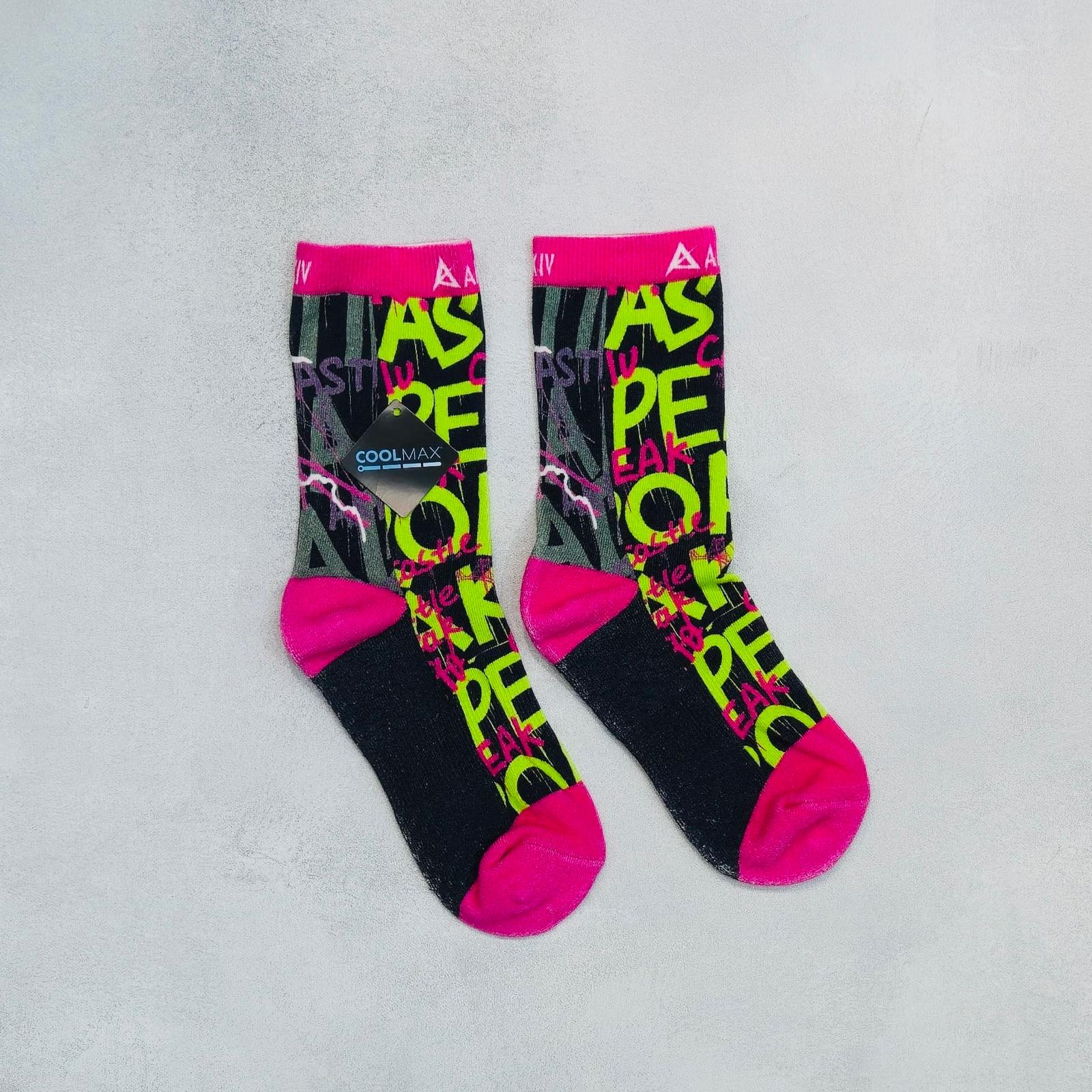AKIV High-Cut Coolmax Light Cushion Running Socks Unisex | Free Size | Castle Peak Road
AKIV 高筒Coolmax輕氣墊跑步襪男女款 | 均碼 | 青公