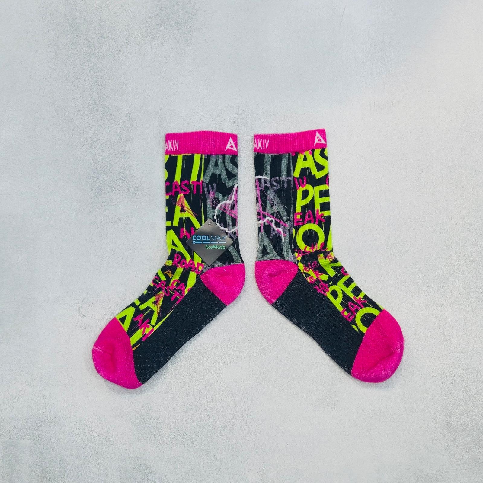AKIV High-Cut Coolmax Light Cushion Running Socks Unisex | Free Size | Castle Peak Road
AKIV 高筒Coolmax輕氣墊跑步襪男女款 | 均碼 | 青公