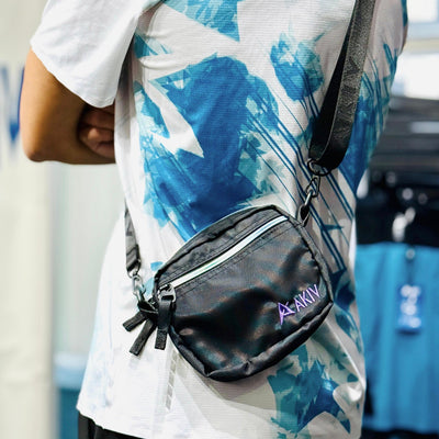AKIV Sling Bag | Limited Edition | Black
AKIV 刺繡版斜孭袋 | 限量版 | 黑色
