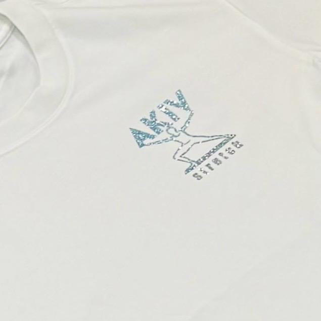 AKIV Cotton White T-Shirt Unisex | Stretch | Bling Logo
AKIV 棉質休閒款白色短袖T恤 | 伸展款 | 閃亮 Logo