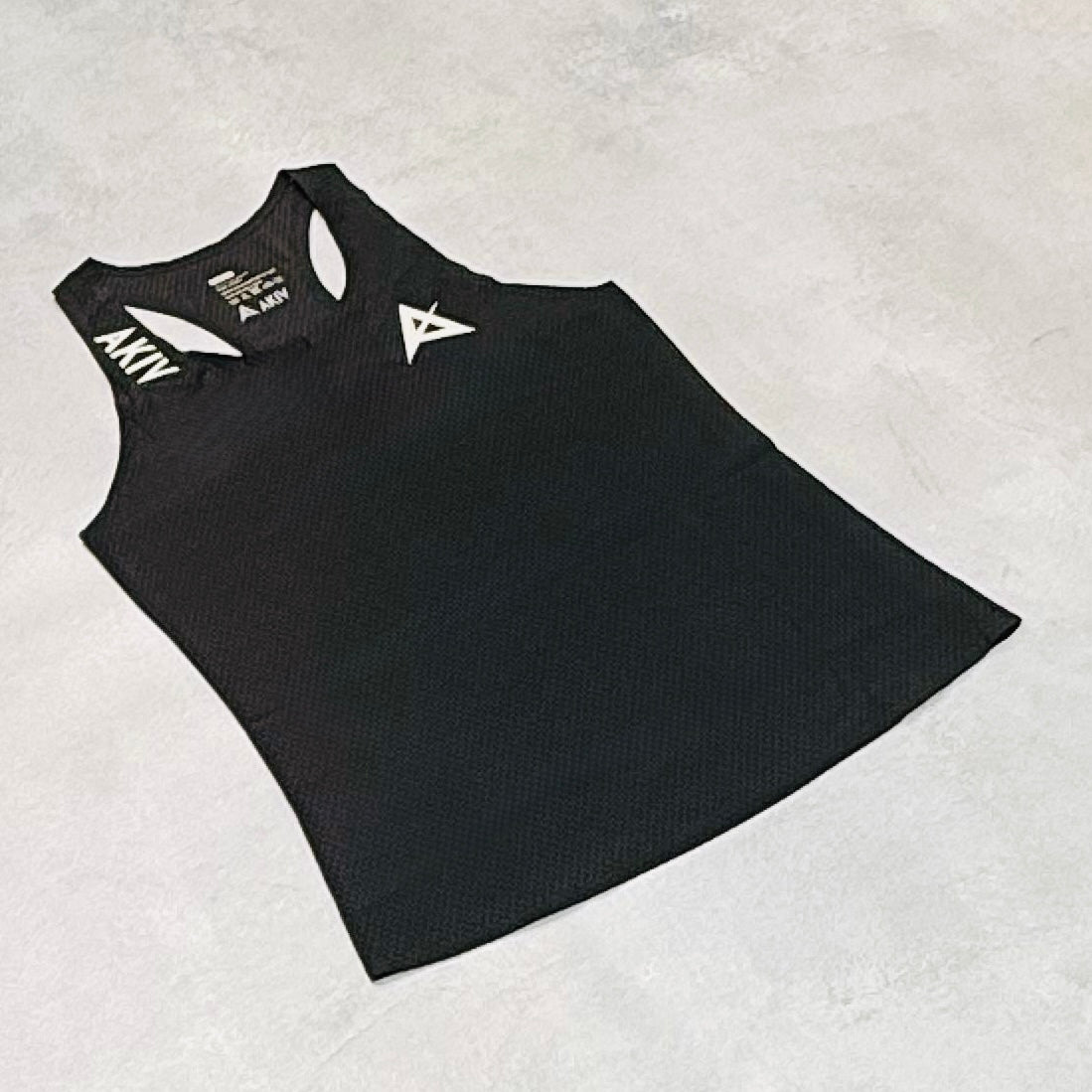 AKIV Breathable Running Singlet 2.0 Junior Kids | Black
AKIV 透氣跑步背心2.0中童 | 黑色