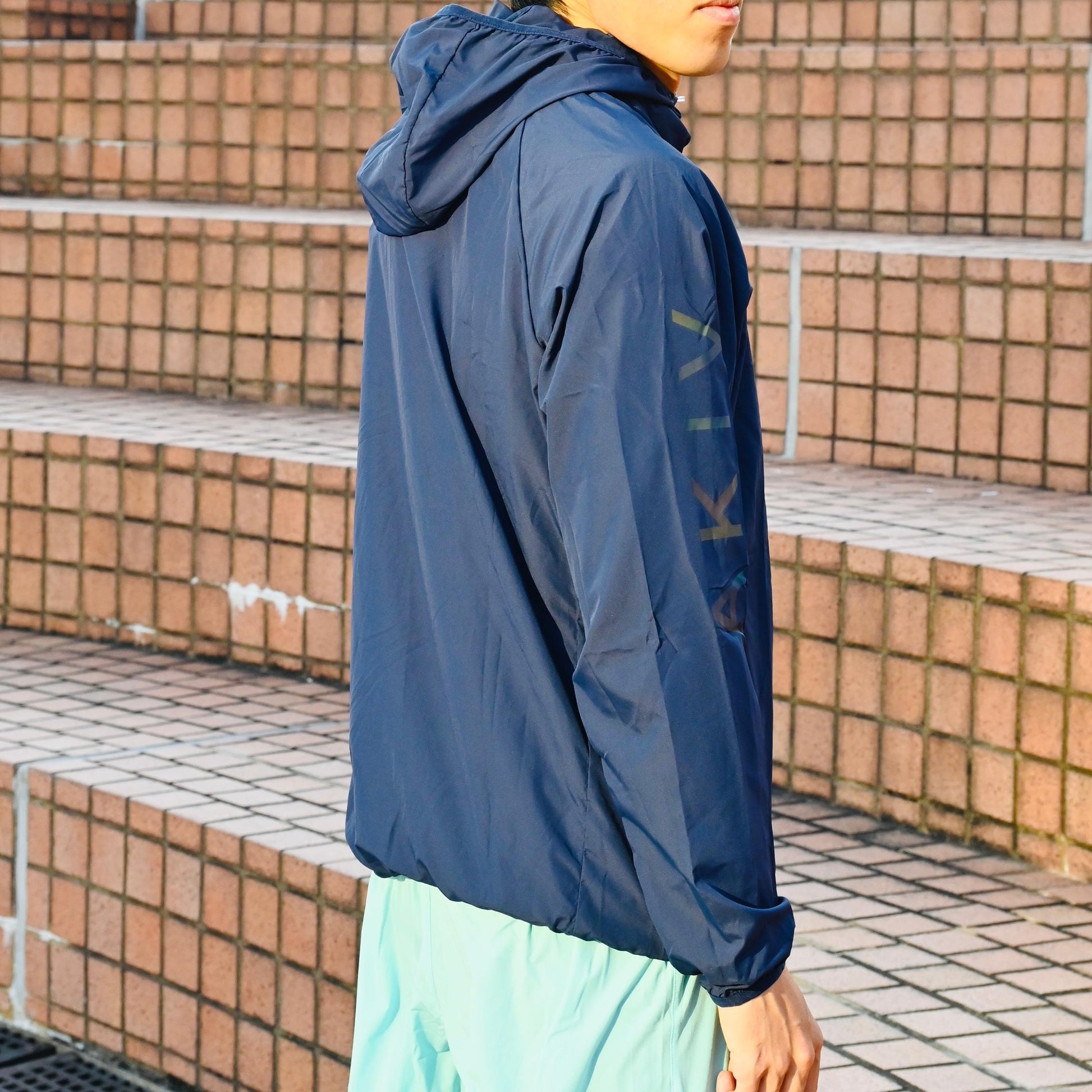 AKIV Running Breathable Waterproof Packable Jacket Unisex | Navy
AKIV 跑步透氣跣水收納式風褸男女款 | 深藍色