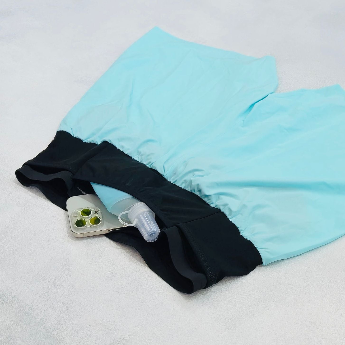 AKIV 2-in-1 Multi-Pocket Pro Running Shorts Unisex | Inner Tight | Lake Green
AKIV 2合1多功能專業跑步褲男女款 | 平腳內膽版 | 湖水綠