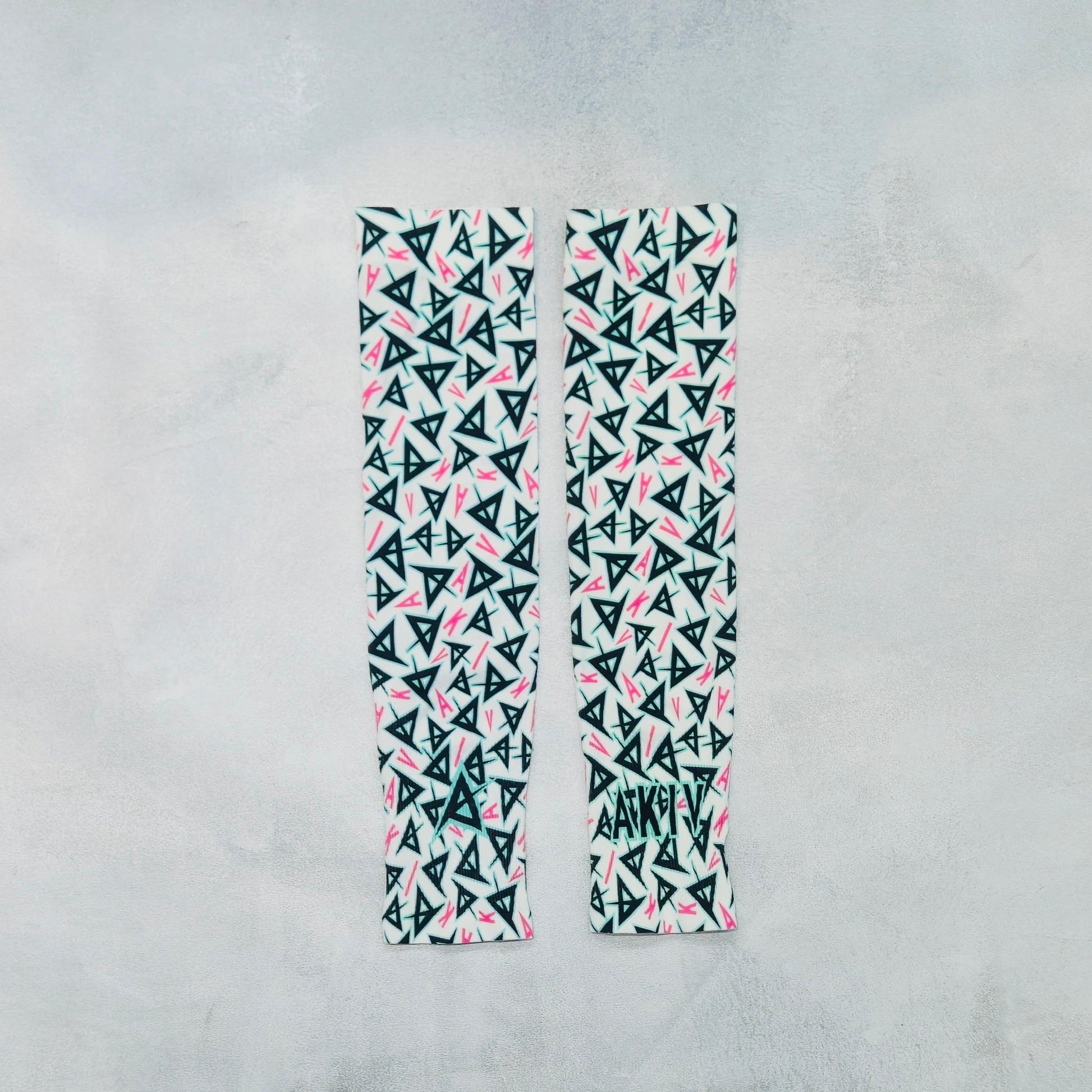 AKIV Lightweight Quick Dry Running Sleeves | Limited Color | Blue & White
AKIV 輕盈快乾跑步手袖 | 藍白色