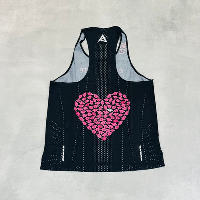 AKIV x SWEAT ELITE Pro Race Singlet Unisex | Sweet Edge Heart
AKIV x SWEAT ELITE 專業比賽背心男女款 | 甜酷心動